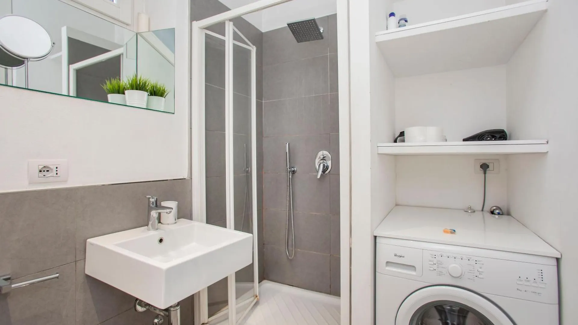 Apartment We Home - Morandi Plaza - Milano Italy