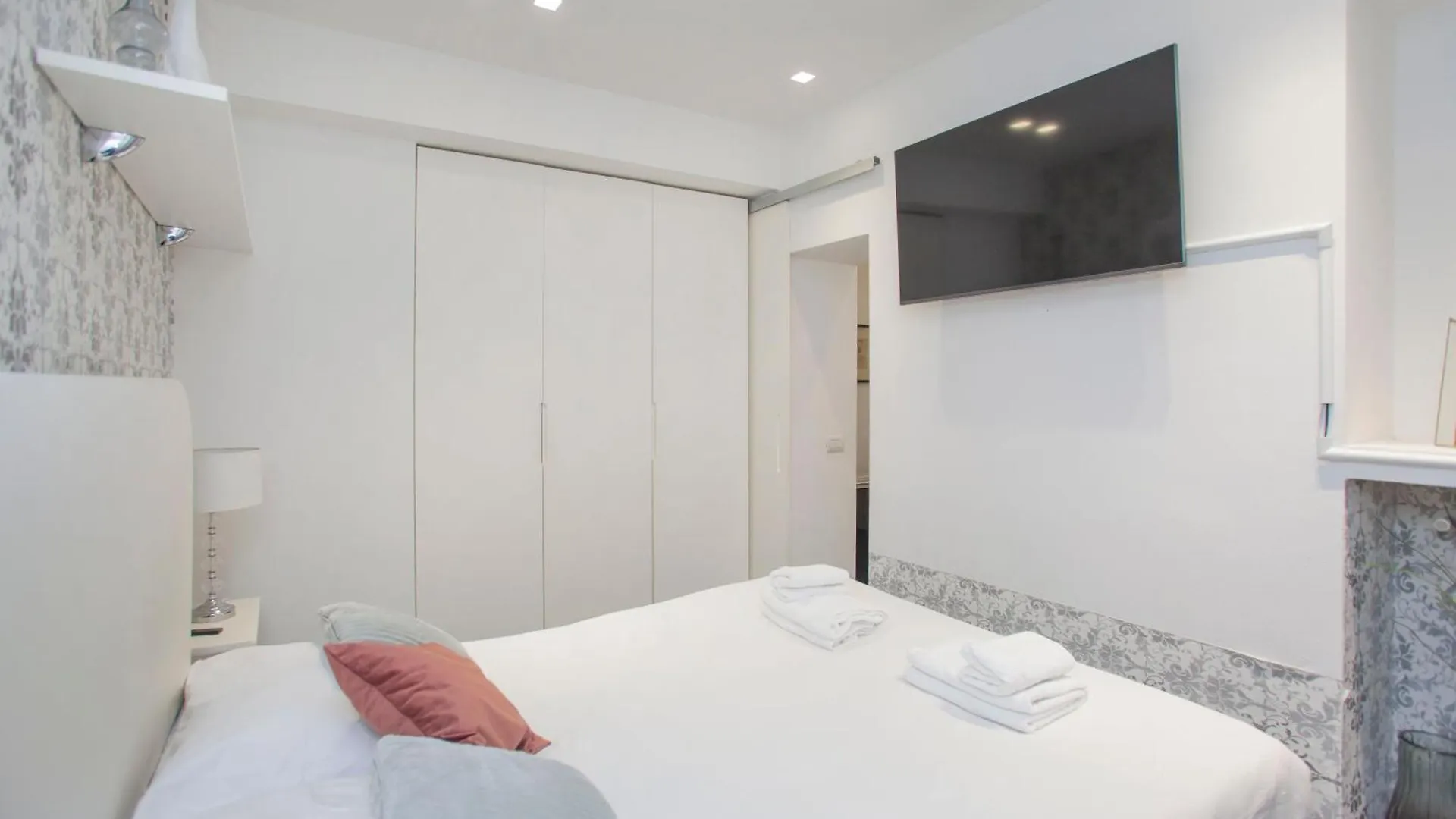 We Home - Morandi Plaza - Milano 0*, Milan